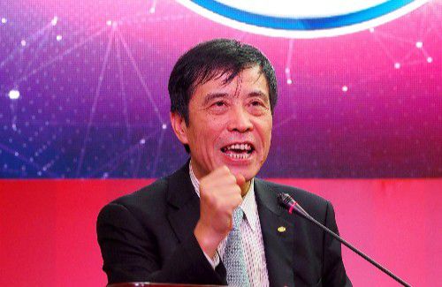 两个溺水的爱更爱它